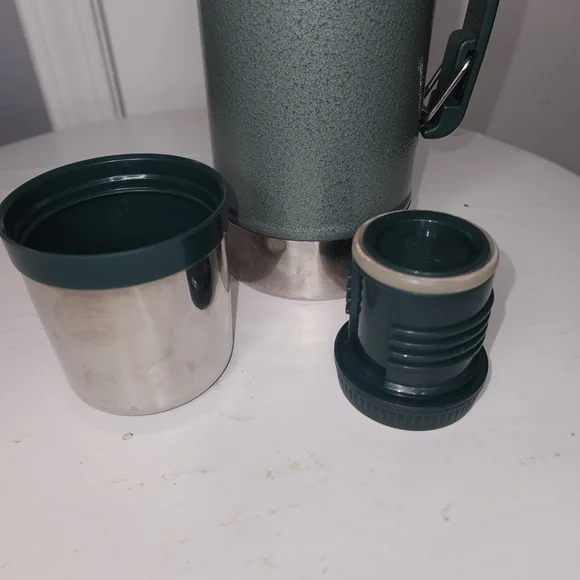 Stanley Green Thermos - Picture 6 of 7